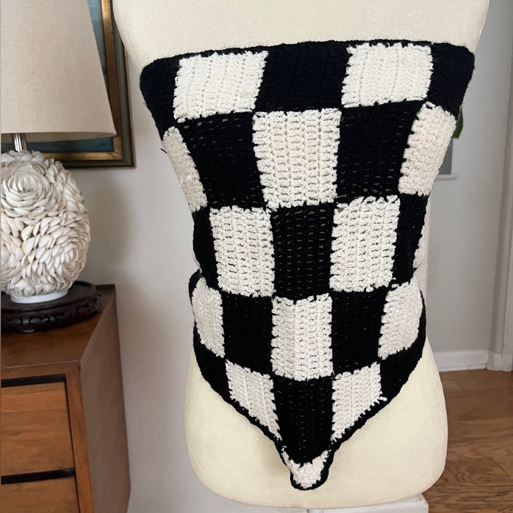 Checkered crocheted top